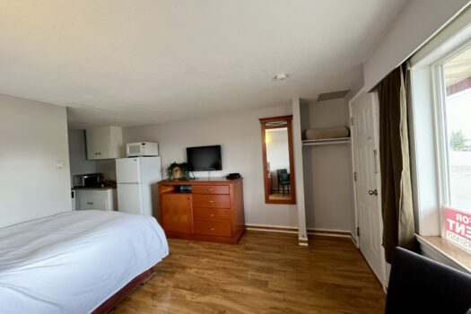 Unit #3, 4003 Cariboo Hwy 97, Lac La Hache,BC